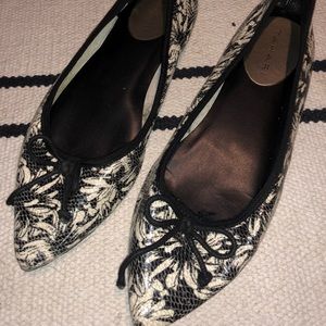 Tahari point-toe black and white floral flats